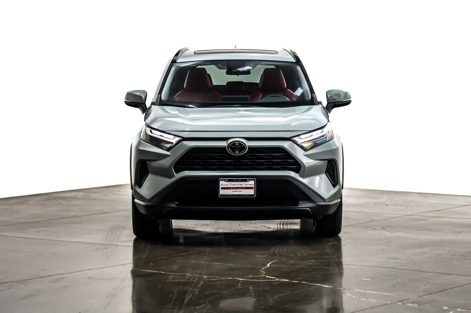 2022 Toyota RAV4 XLE Premium photo 2