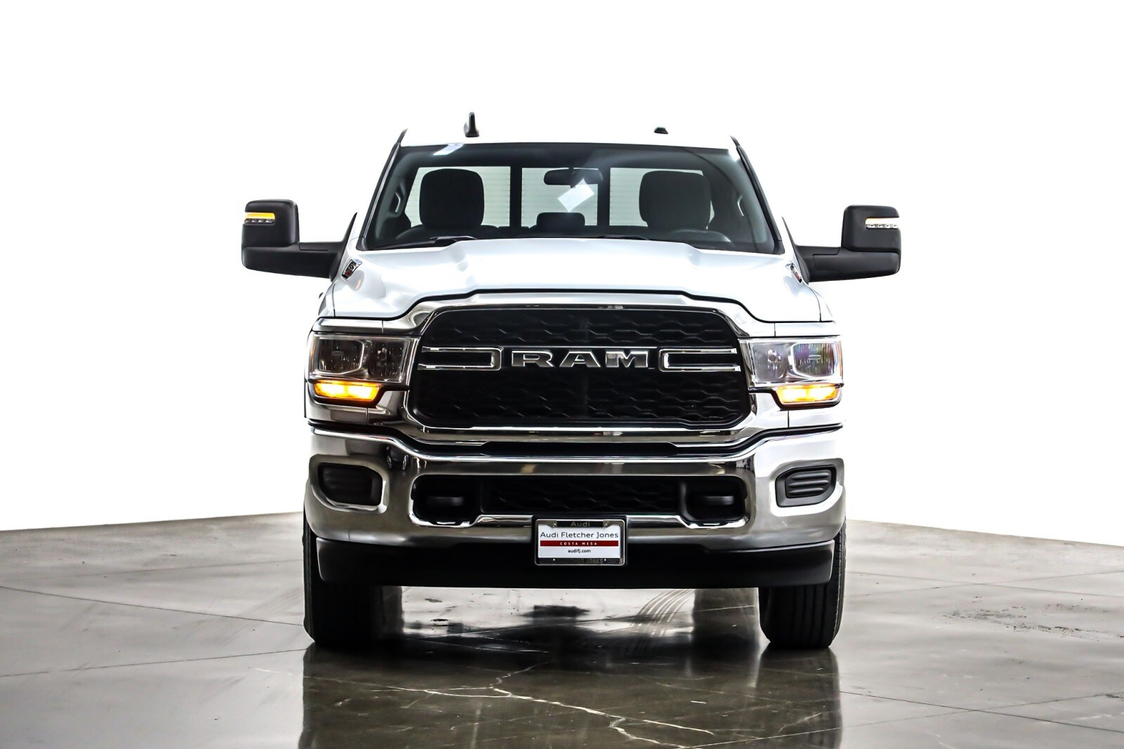 2024 Ram 2500 Tradesman photo 2