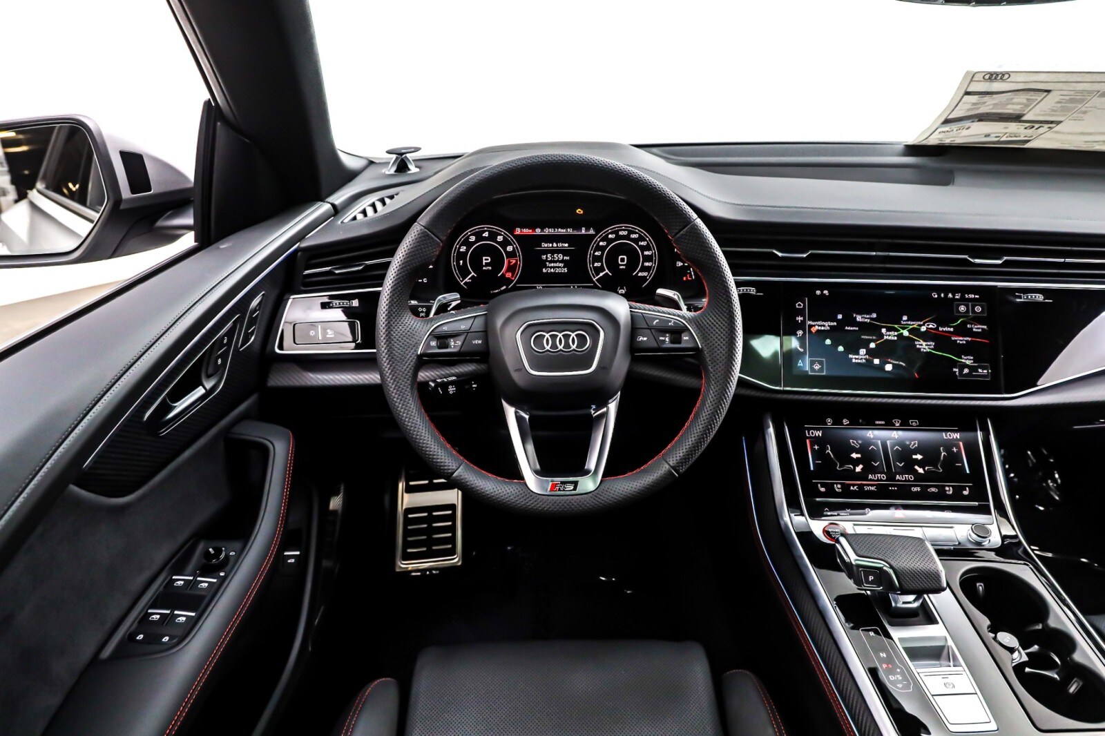 2025 Audi RS Q8 photo 4