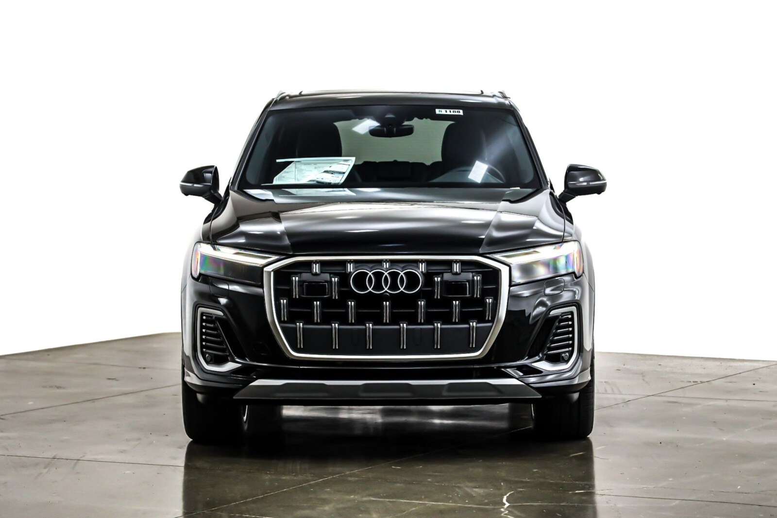 2025 Audi Q7 Premium Plus photo 2