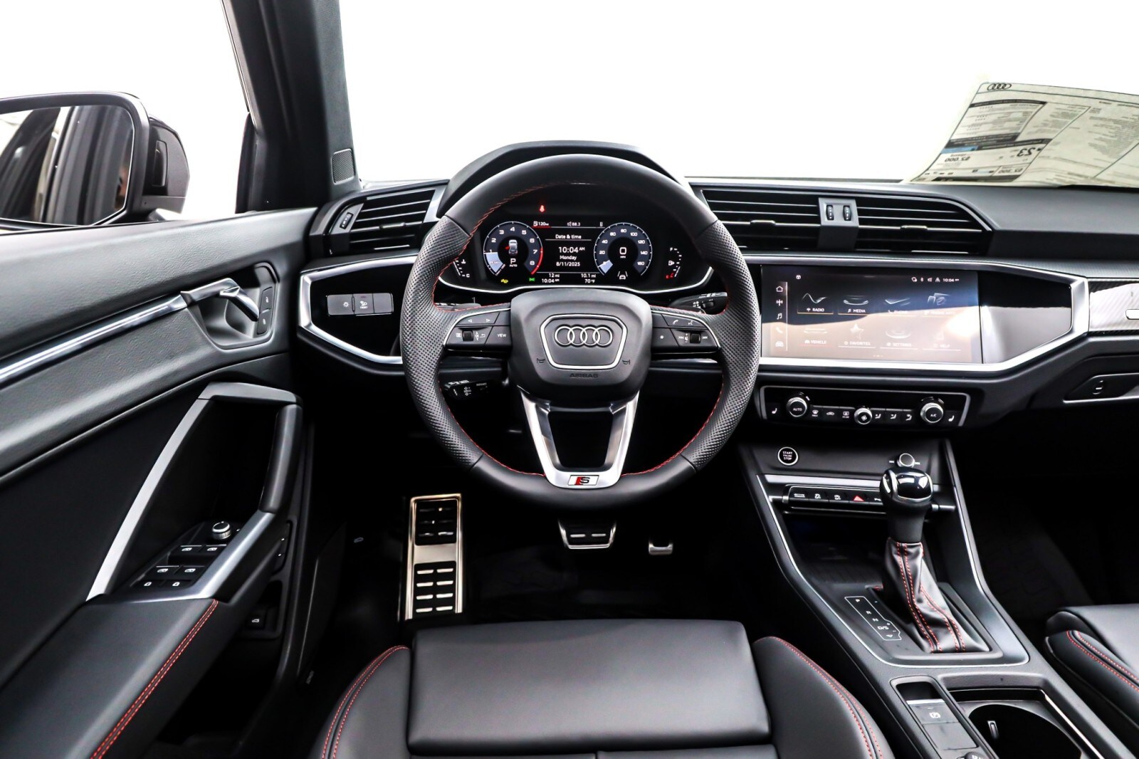 2025 Audi Q3 45 TFSI S line Premium Plus photo 4