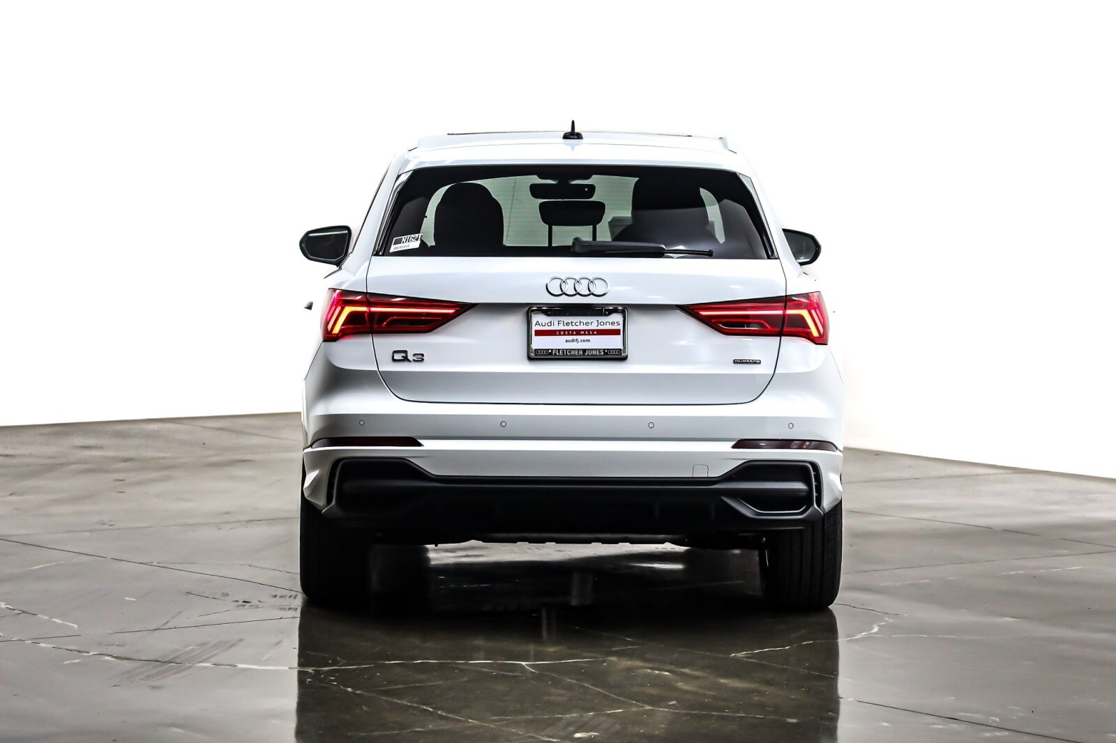 2025 Audi Q3 S line Premium 45 TFSI photo 3