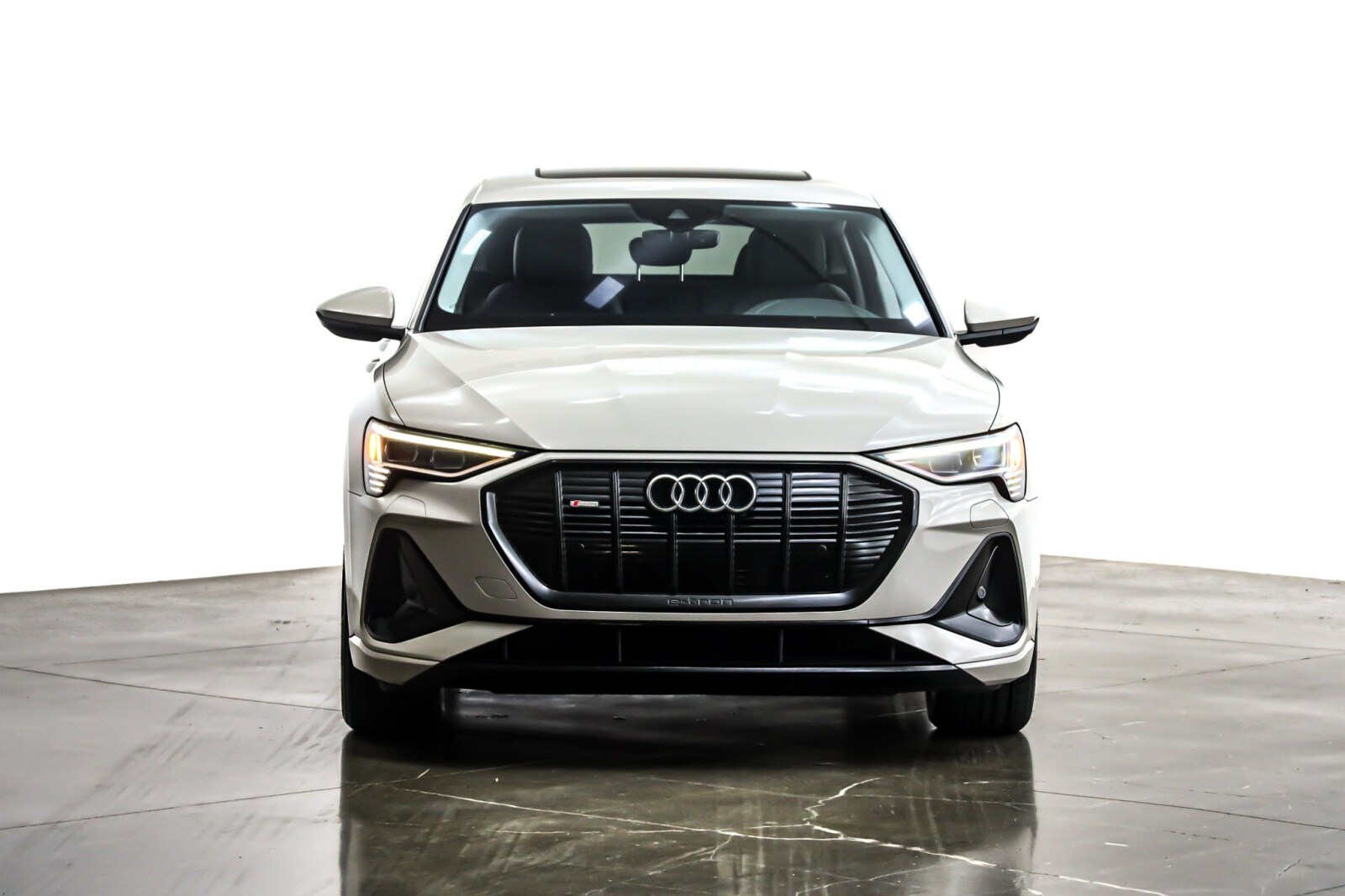 2021 Audi e-tron Sportback Premium photo 2