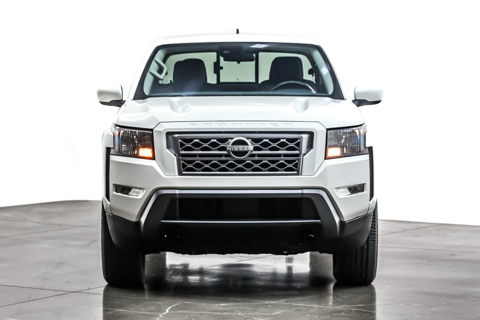 2024 Nissan Frontier Crew Cab SV photo 2