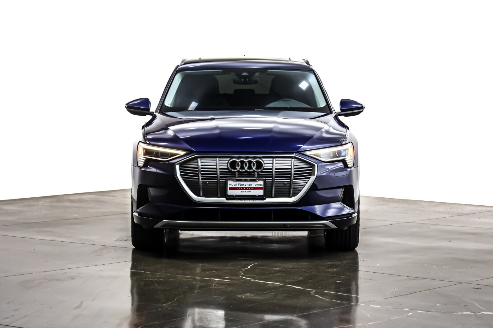 2022 Audi e-tron Premium photo 2