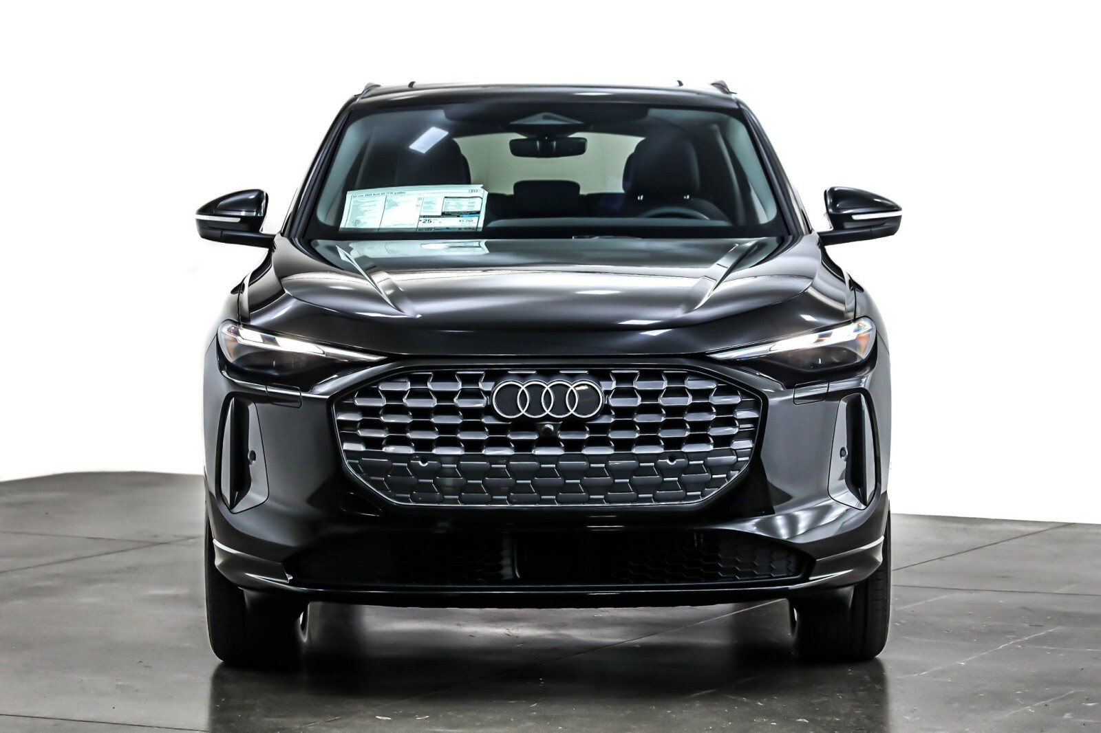 2025 Audi Q5 Premium TFSI photo 2