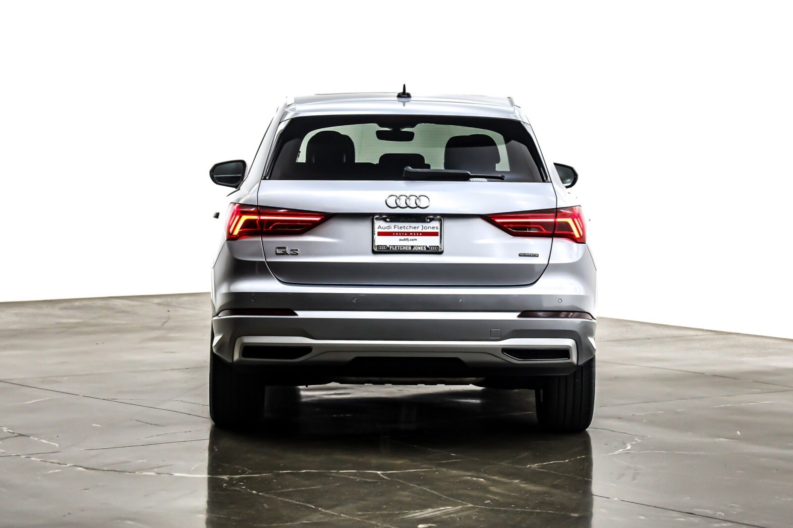 2022 Audi Q3 40 TFSI Premium photo 3