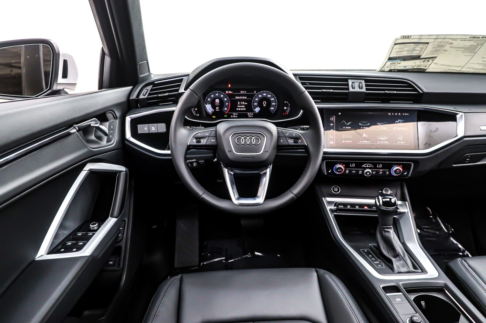 2025 Audi Q3 S line Premium 45 TFSI photo 4