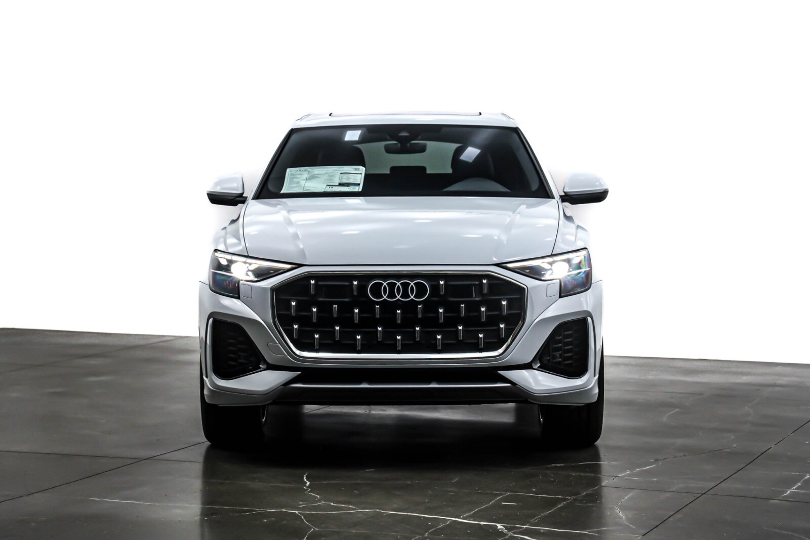 2025 Audi Q8 Premium Plus photo 2