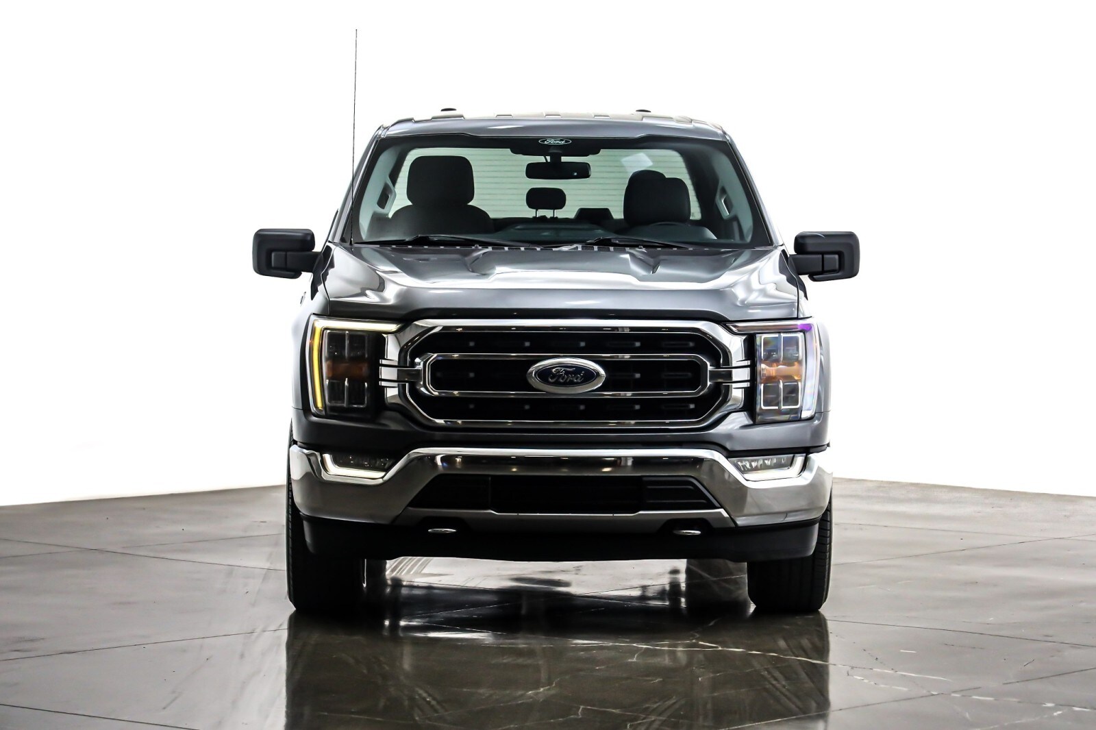 2021 Ford F-150 XLT photo 2