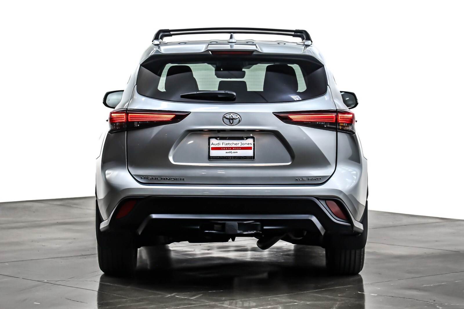 2024 Toyota Highlander XLE photo 3