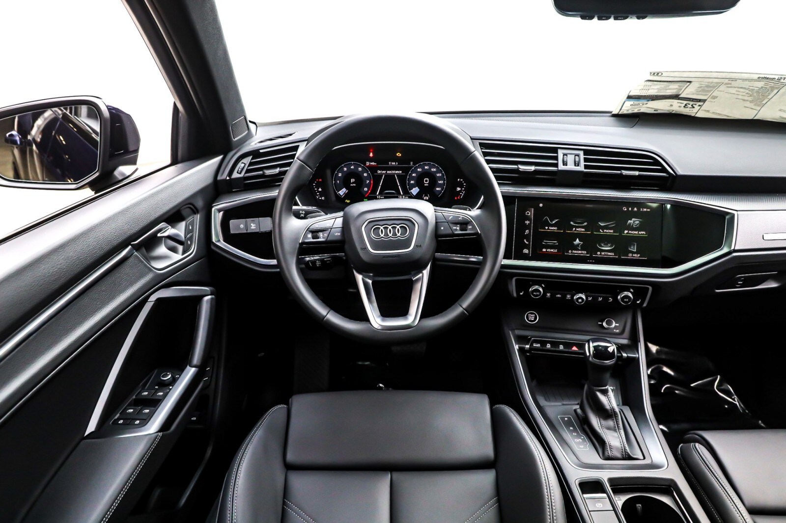 2025 Audi Q3 45 TFSI S line Premium photo 4