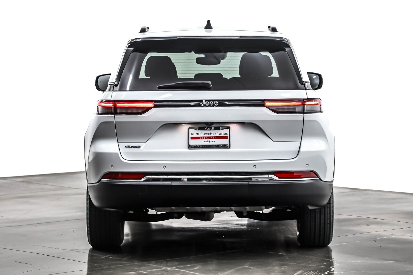 2024 Jeep Cherokee Limited 4xe photo 3