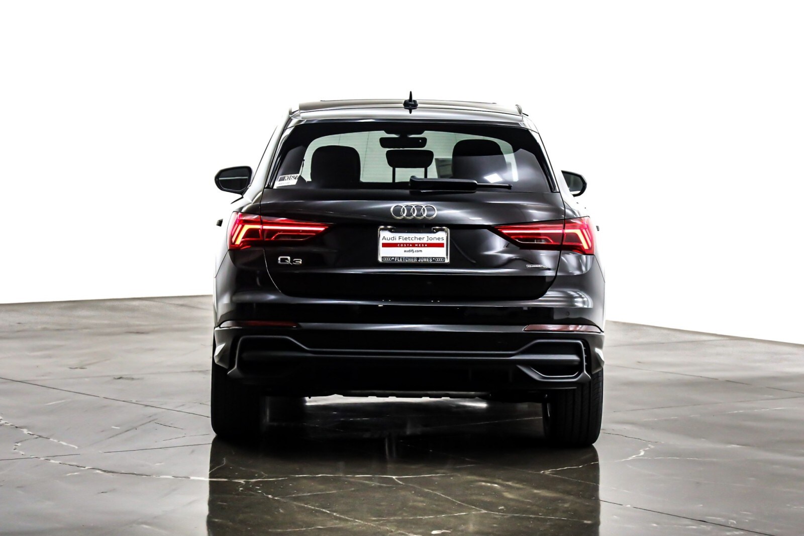 2025 Audi Q3 S line Premium 45 TFSI photo 3