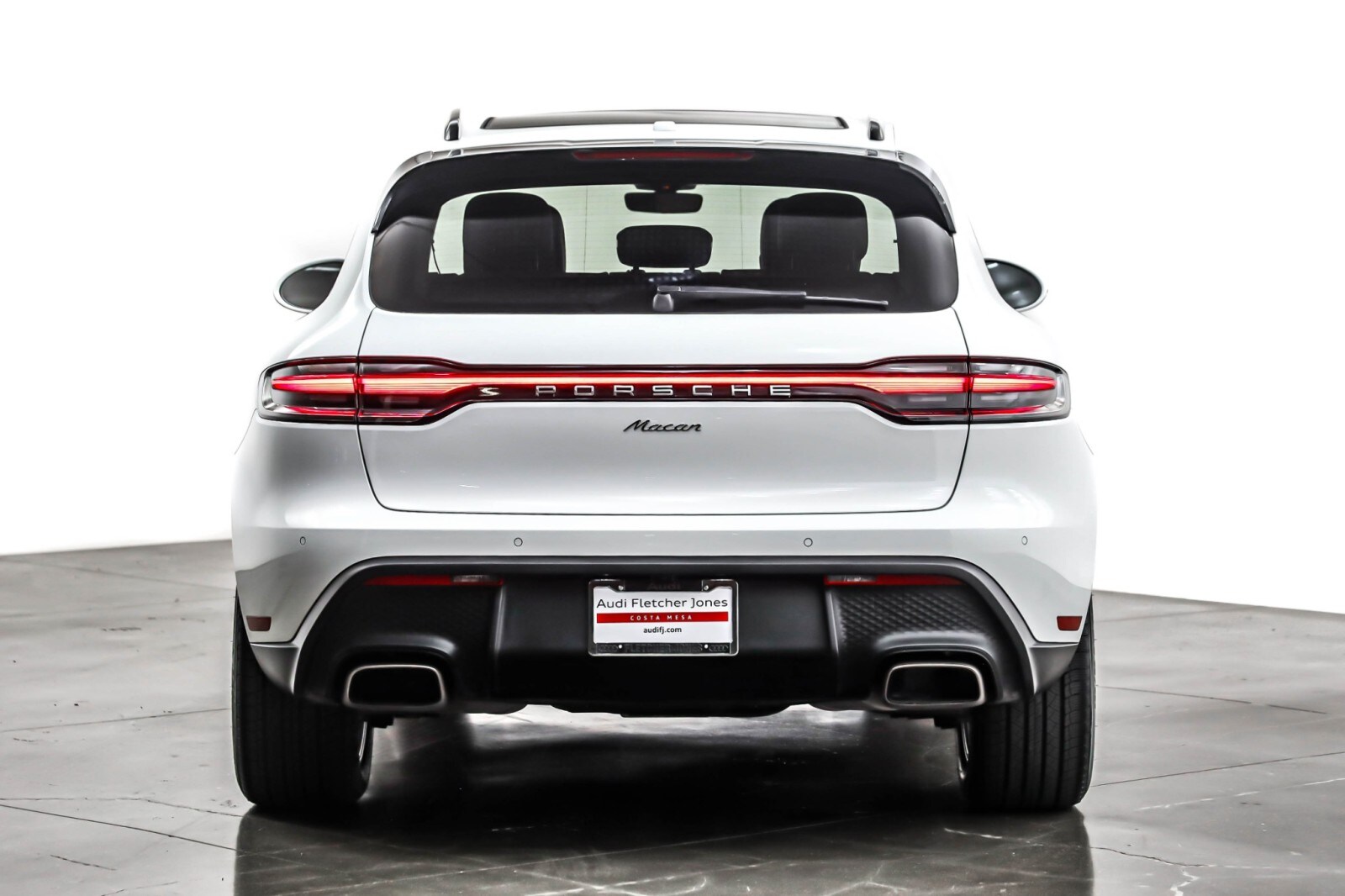 2022 Porsche Macan photo 3