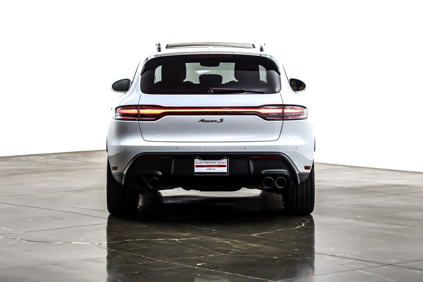 2023 Porsche Macan S photo 3