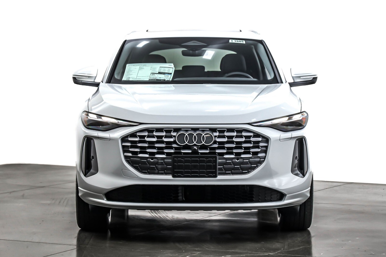 2025 Audi Q5 Premium TFSI photo 2