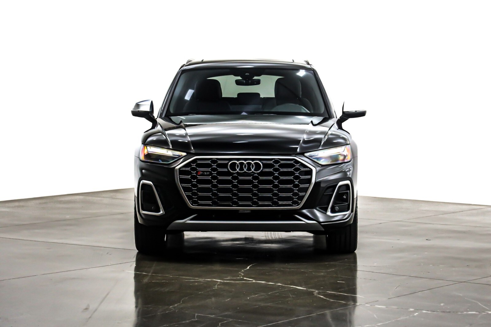 2022 Audi SQ5 Premium Plus photo 2