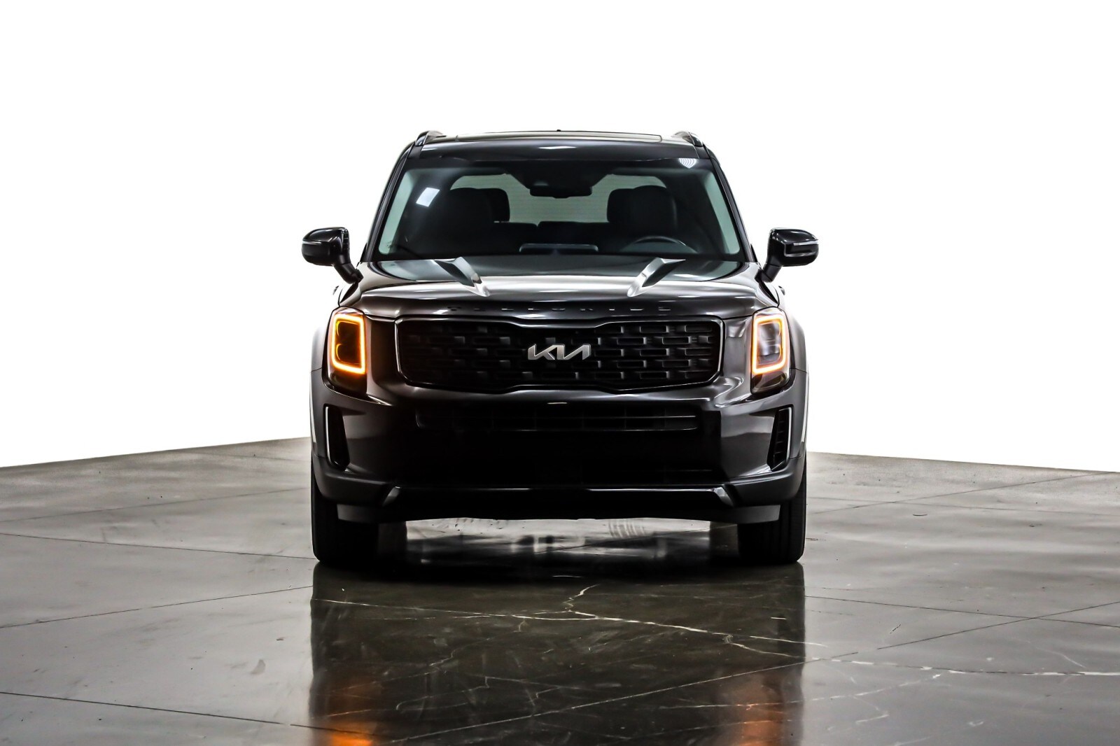 2022 Kia Telluride EX photo 2