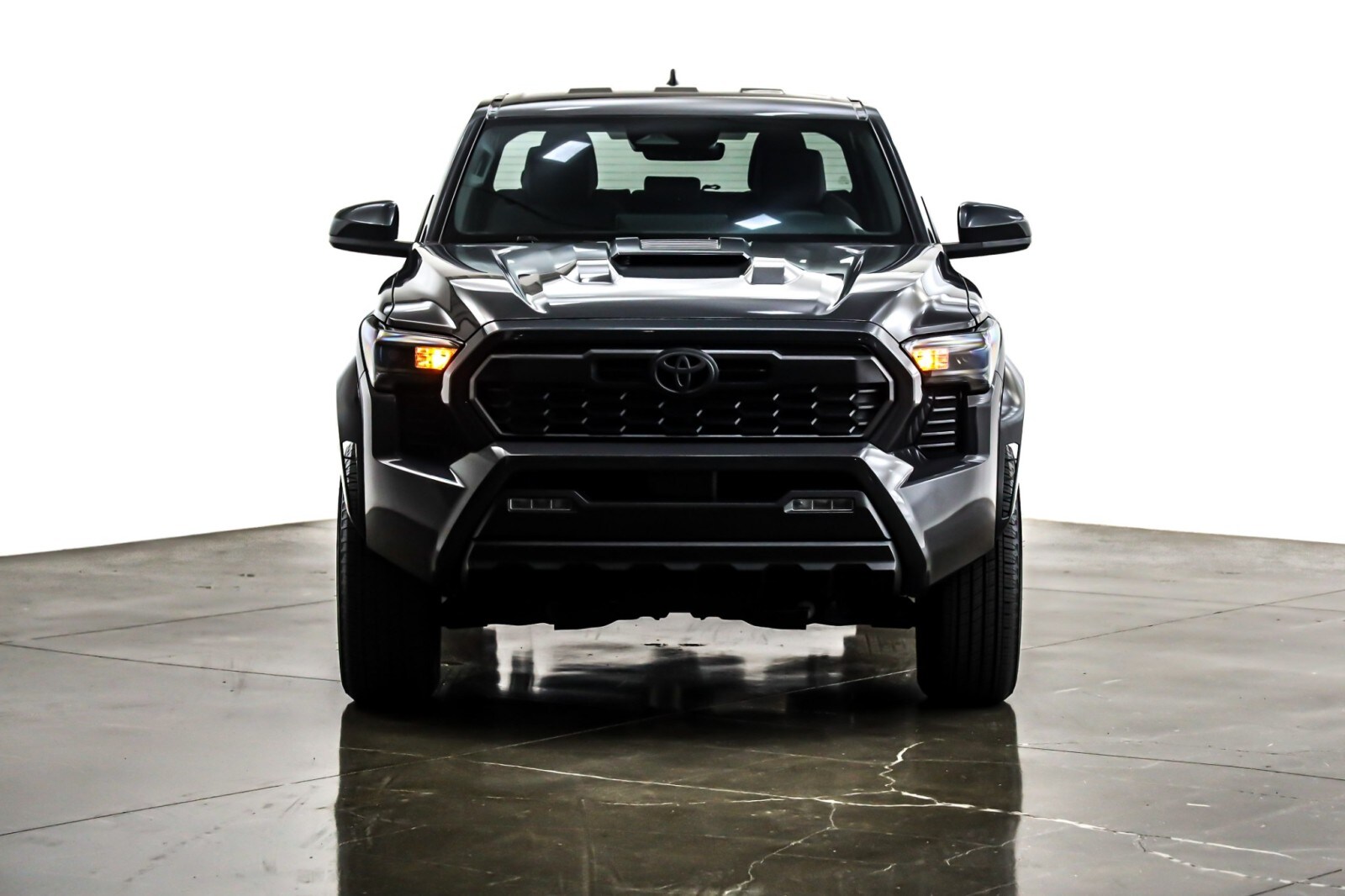2024 Toyota Tacoma TRD Sport photo 2