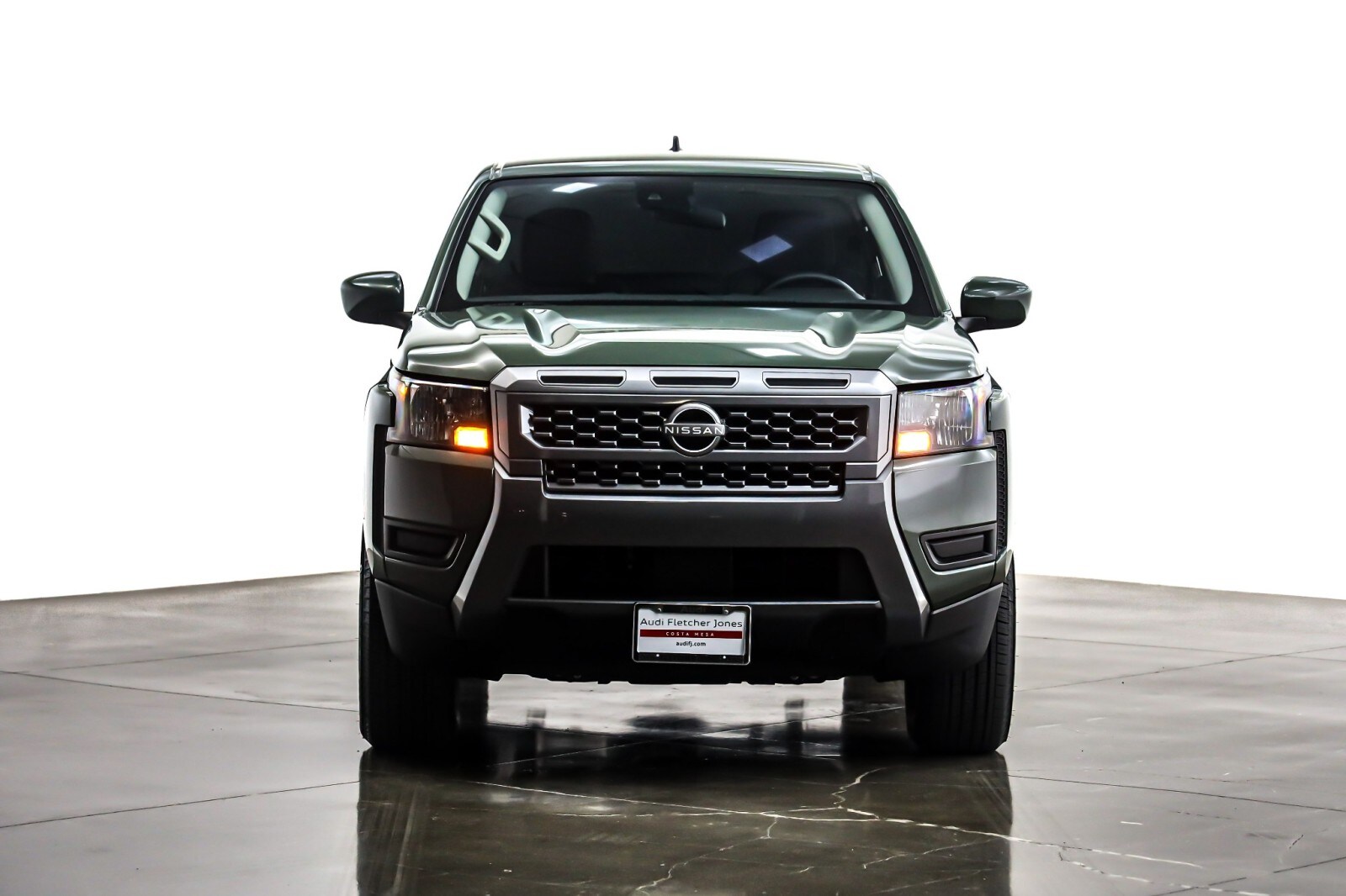2025 Nissan Frontier Crew Cab SV photo 2