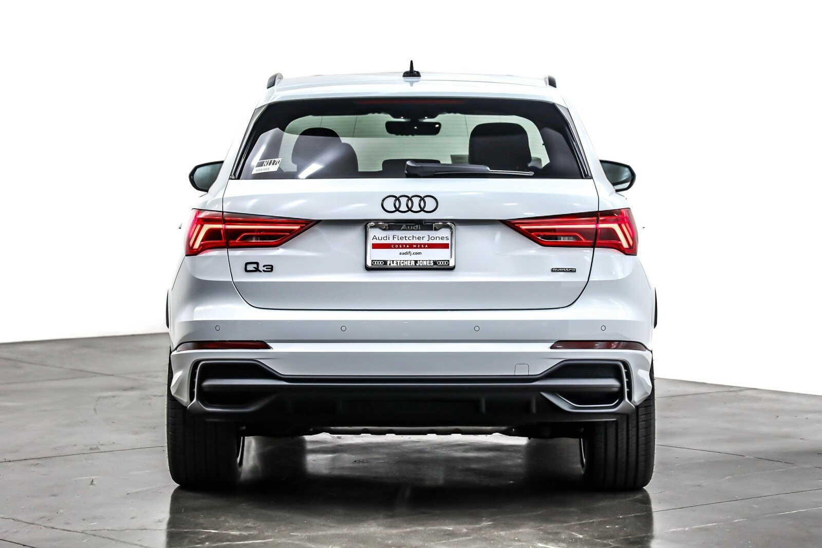 2025 Audi Q3 S line Premium 45 TFSI photo 3