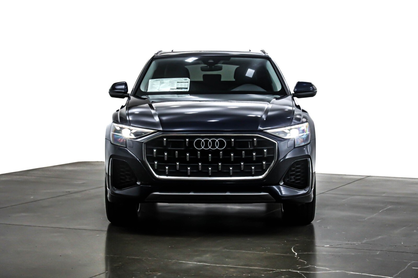 2025 Audi Q8 Premium 55 photo 2