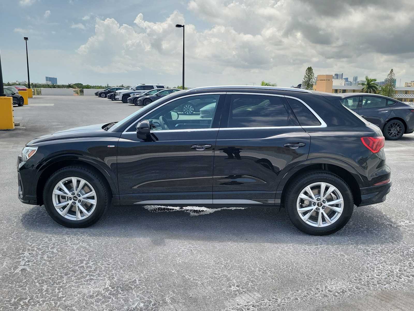 Thumbnail: 2025 Audi Q3 - 3