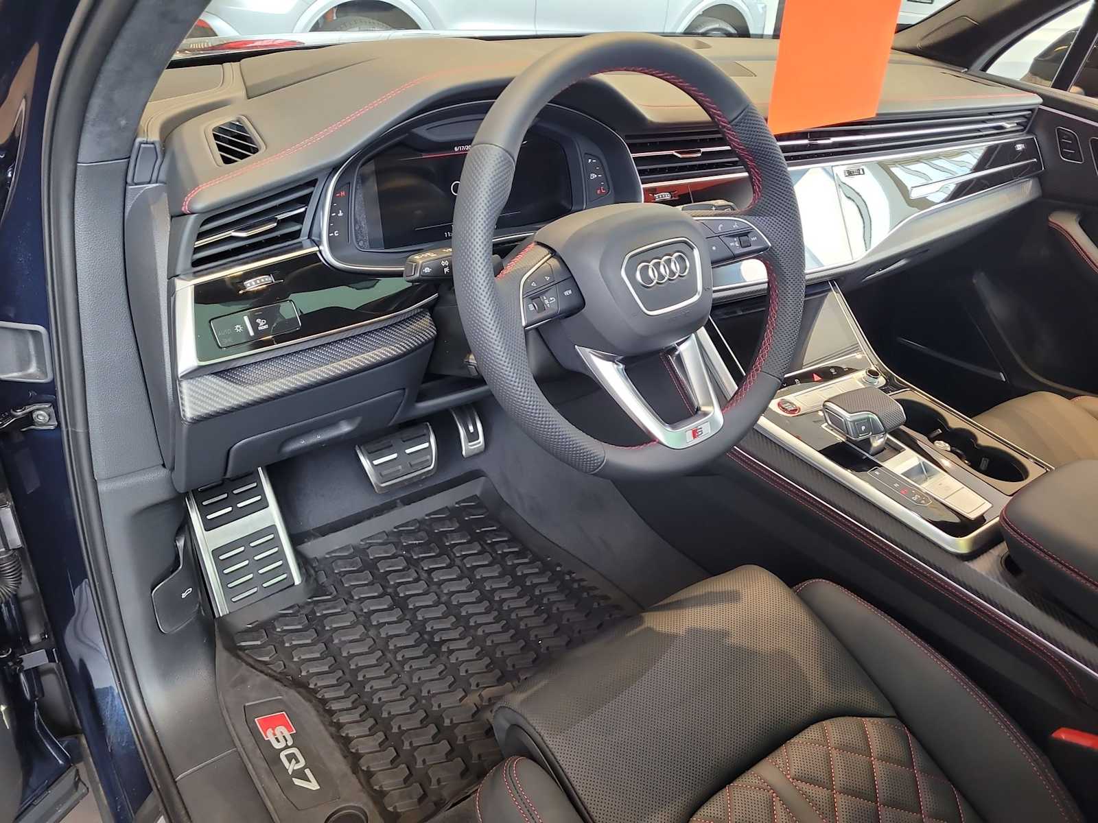 Thumbnail: 2026 Audi SQ7 - 11