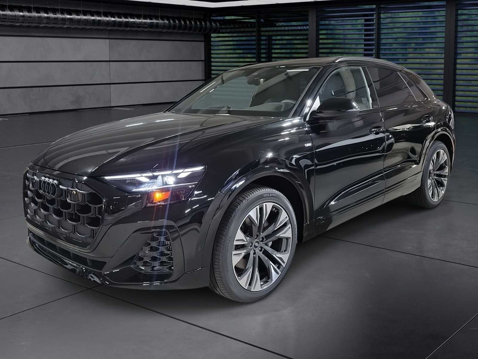 Thumbnail: 2026 Audi Q8 - 1