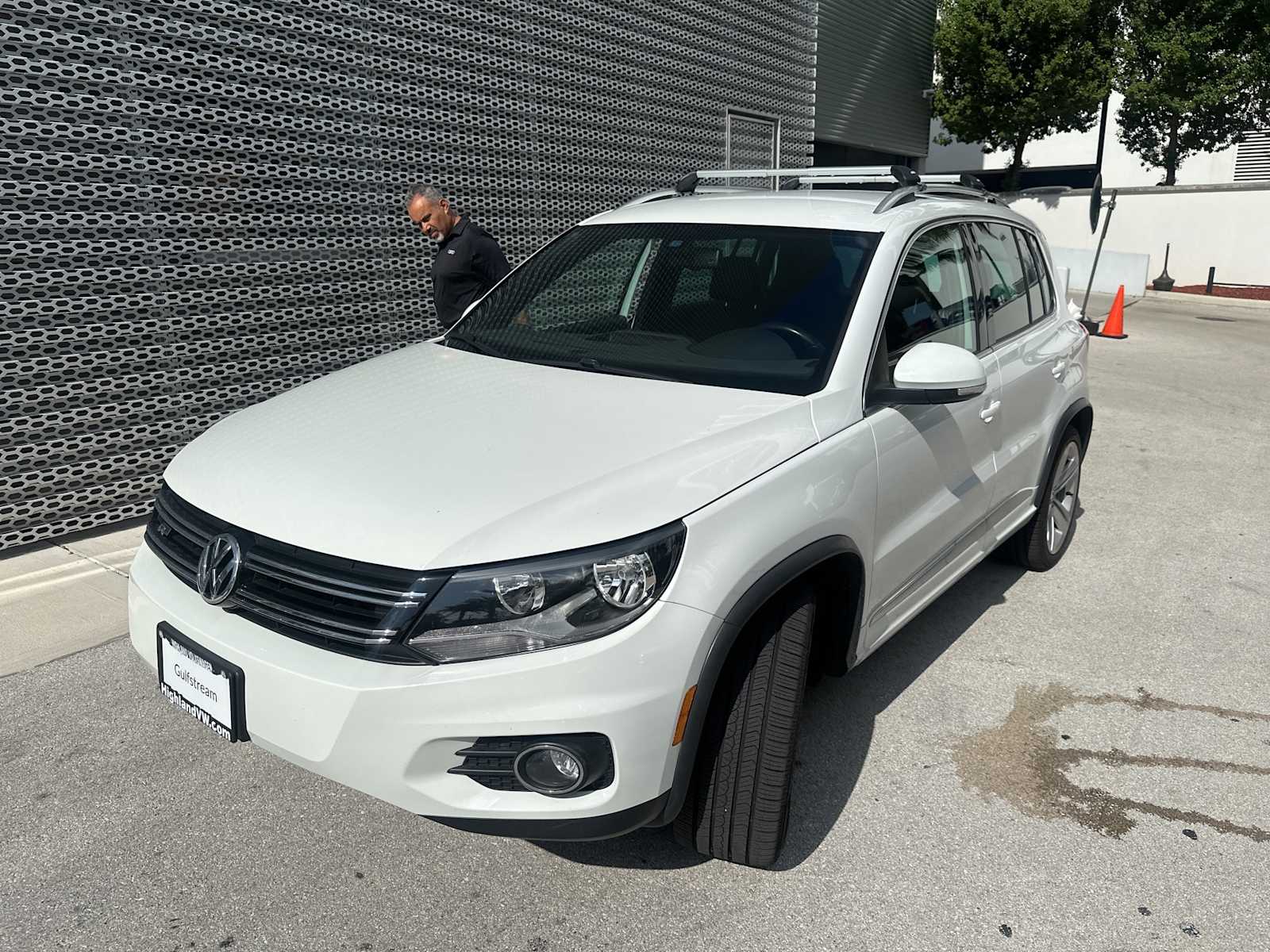 Thumbnail: 2016 Volkswagen Tiguan - 2