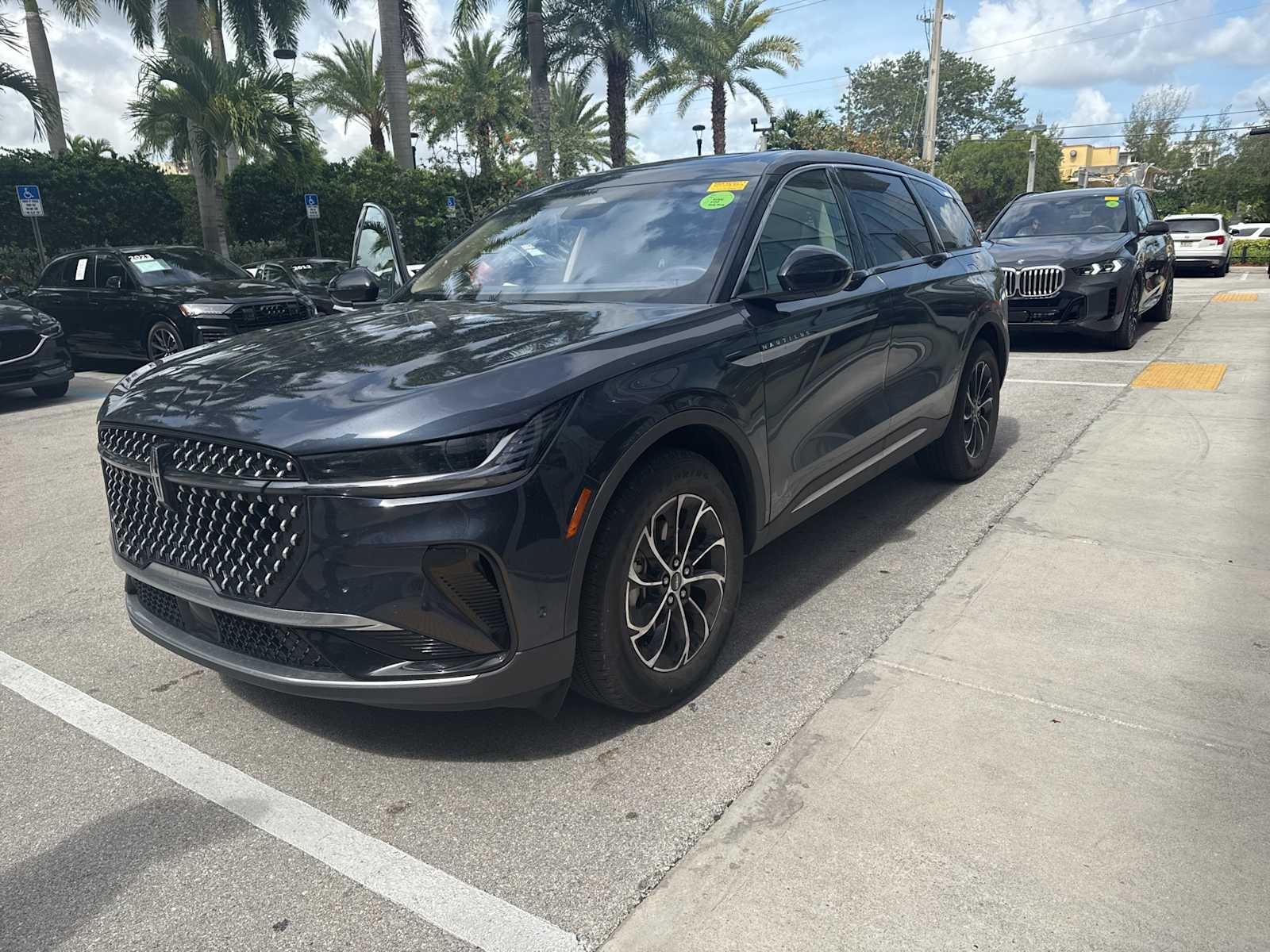 Thumbnail: 2024 Lincoln Nautilus - 2