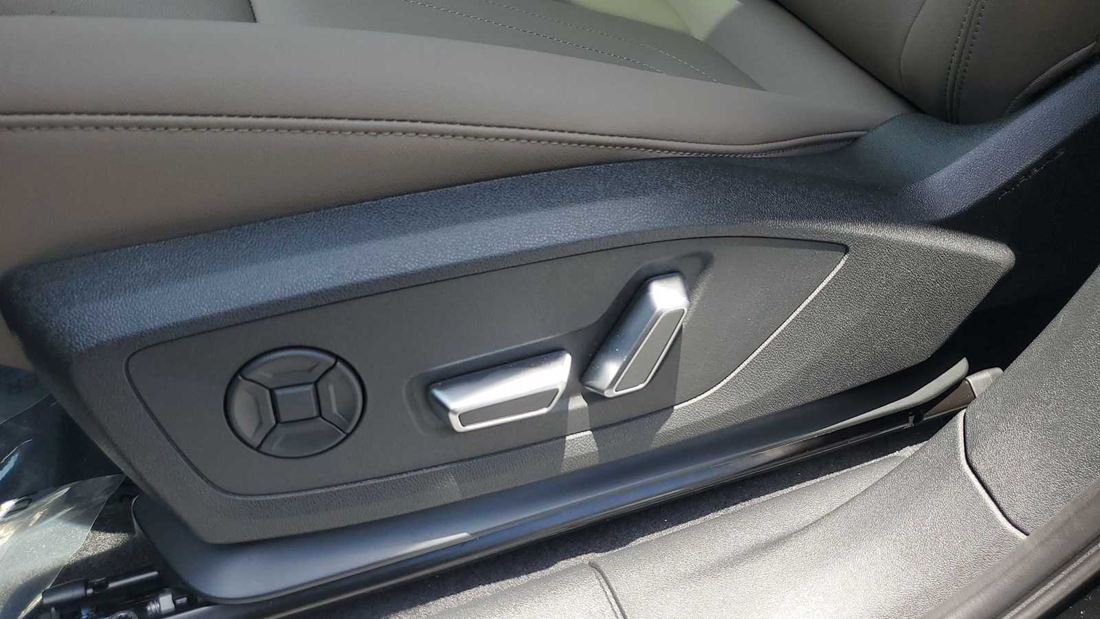 Thumbnail: 2026 Audi Q3 - 17