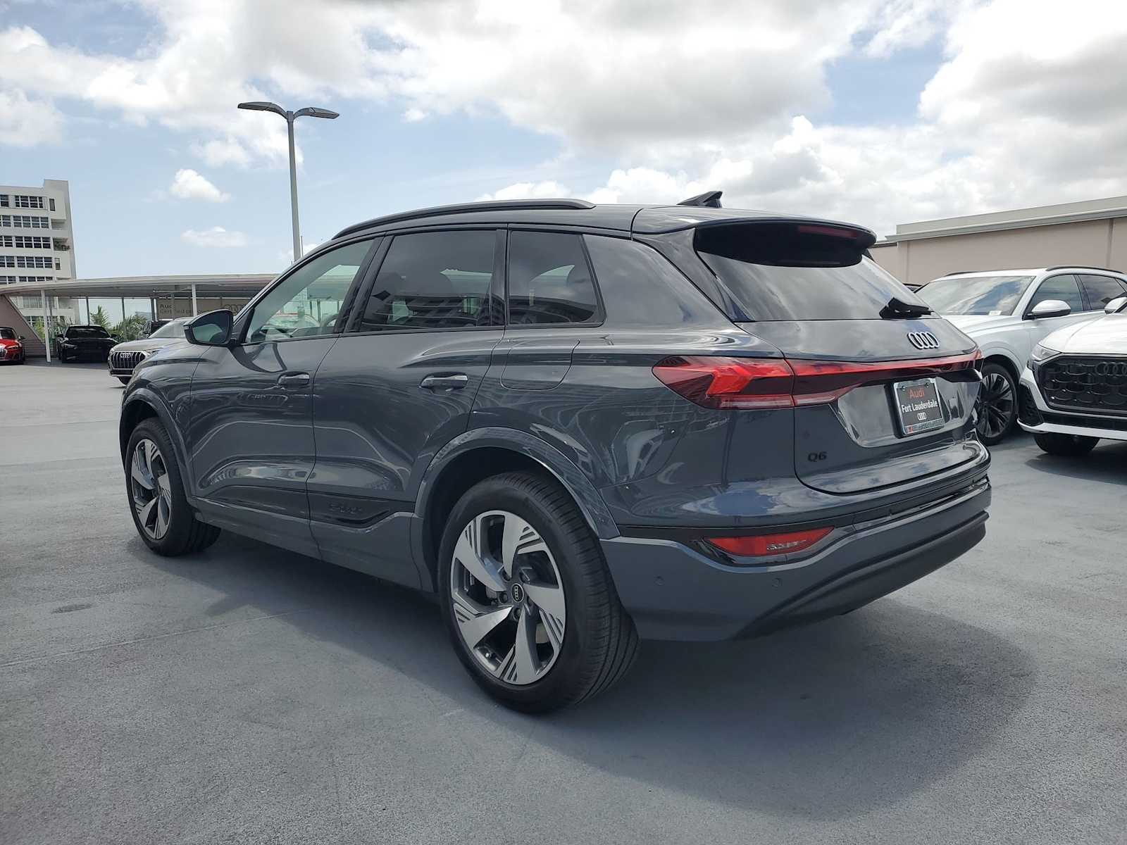 2025 Audi Q6 e-tron Premium 4