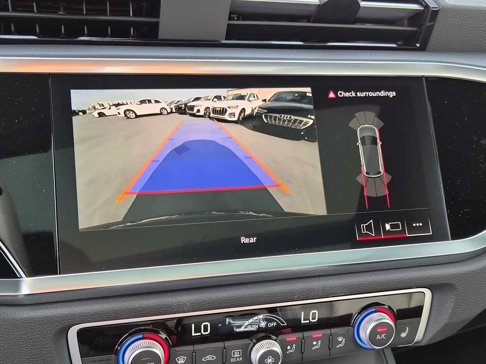 Thumbnail: 2025 Audi Q3 - 24