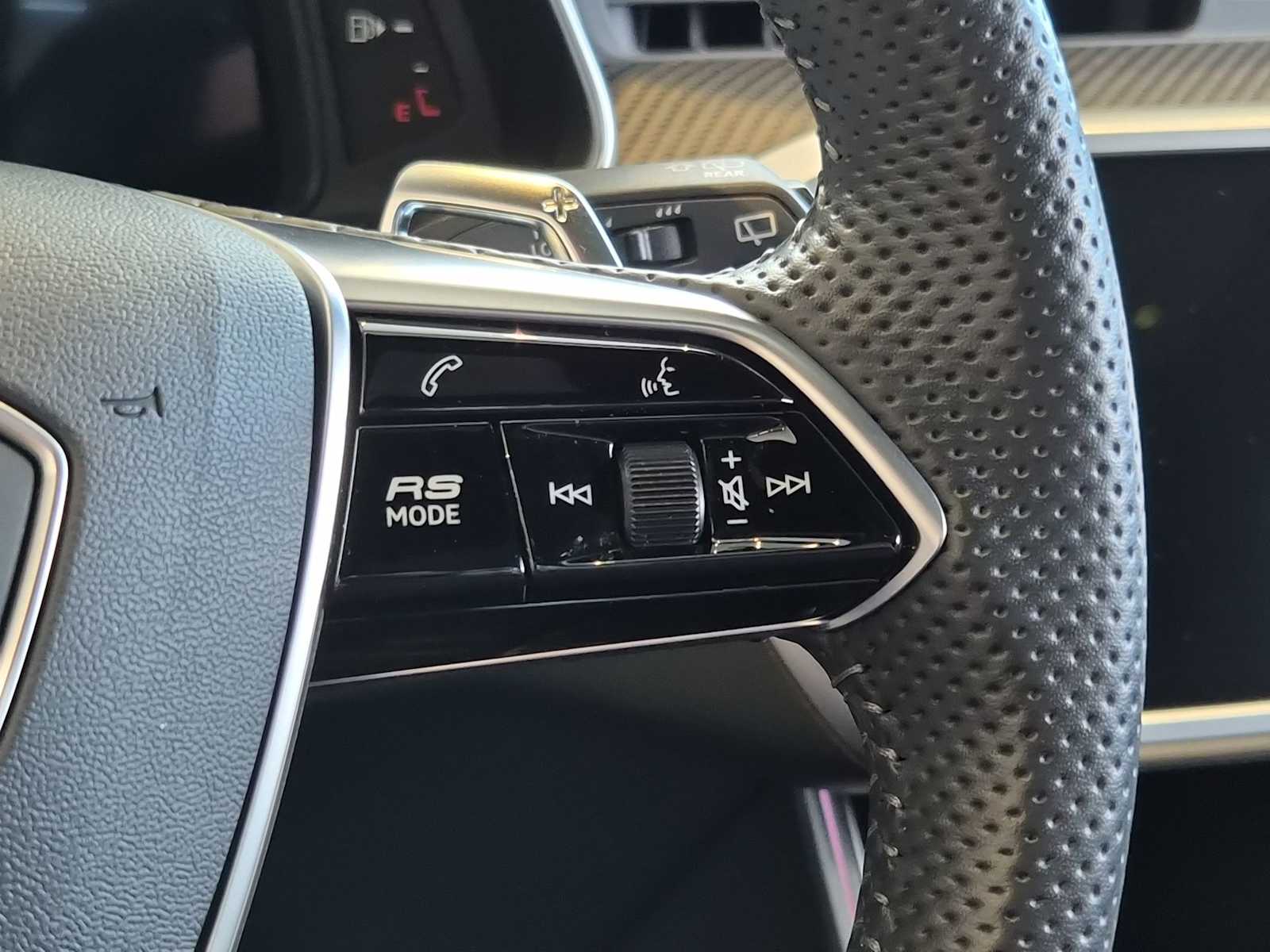 Thumbnail: 2021 Audi RS 6 - 22