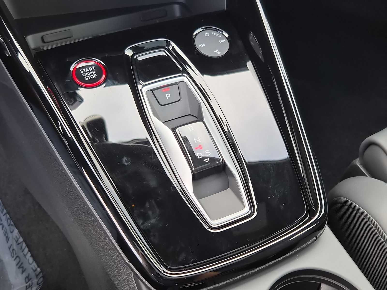 Thumbnail: 2026 Audi RS 3 - 25