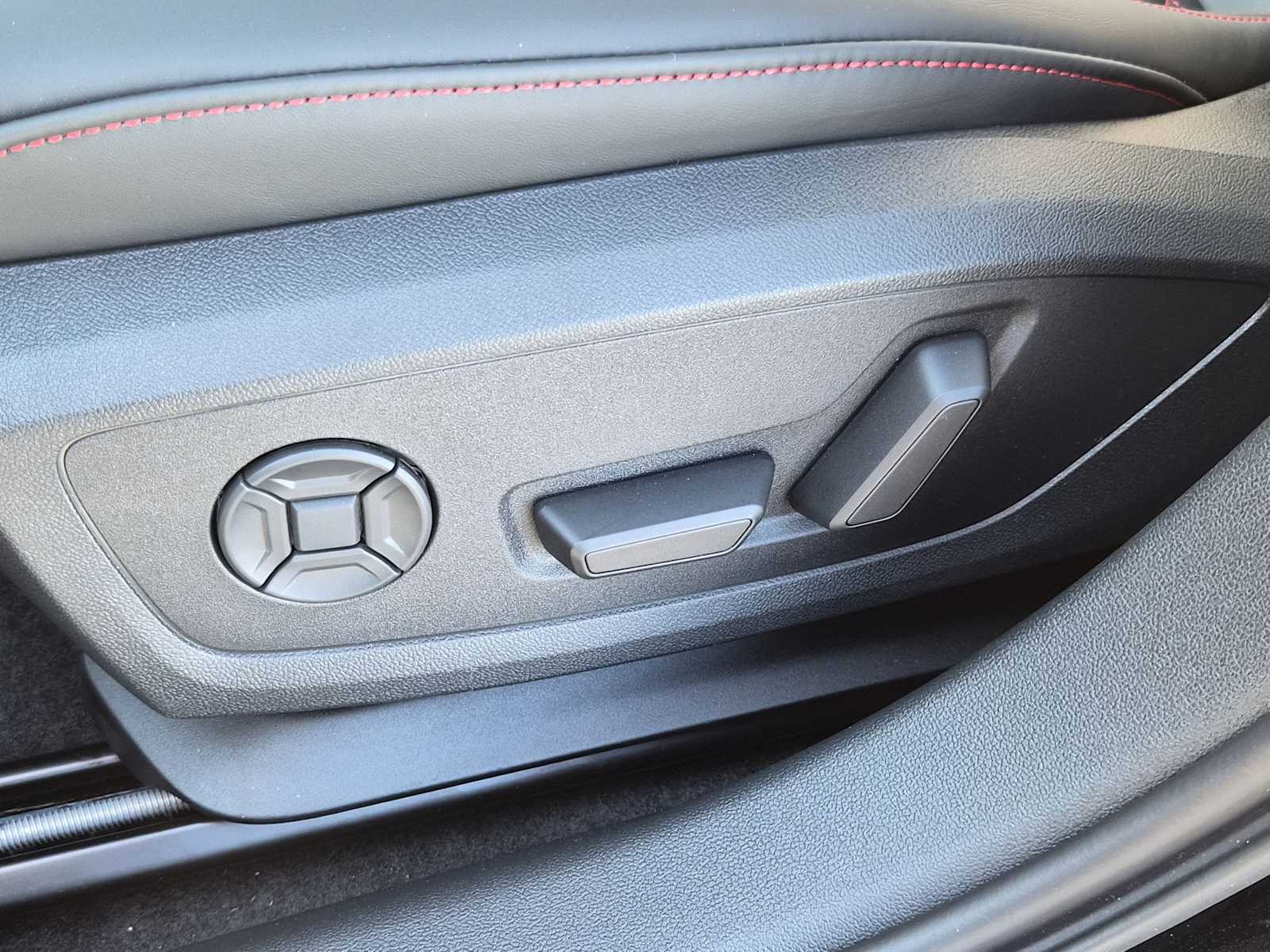 Thumbnail: 2026 Audi RS 3 - 16