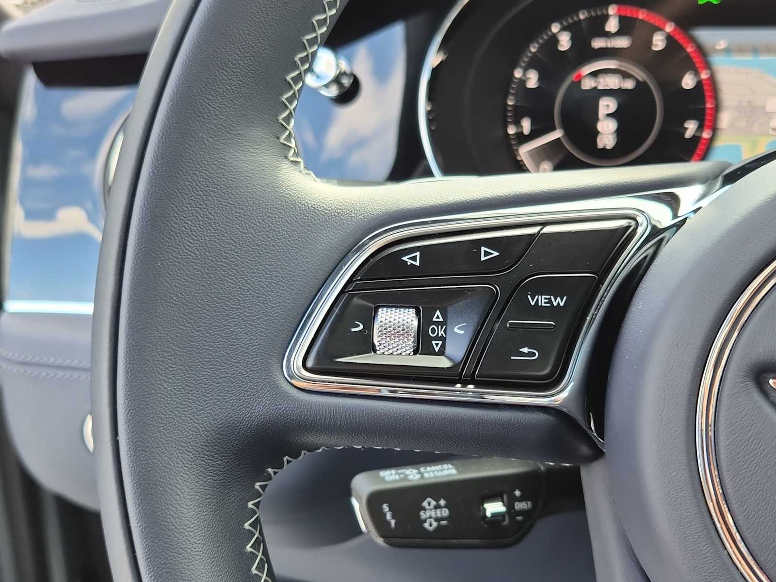 Thumbnail: 2025 Bentley Bentayga - 20