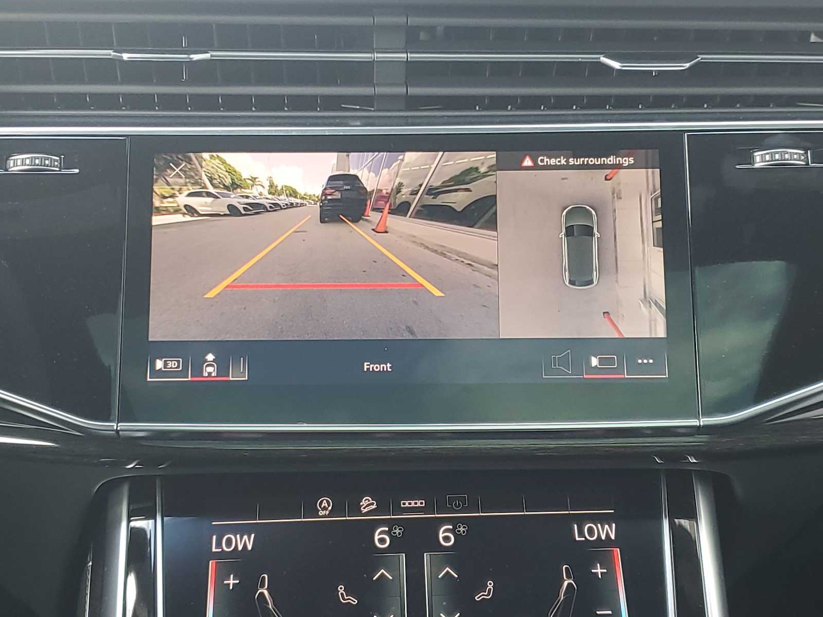 Thumbnail: 2025 Audi Q8 - 21