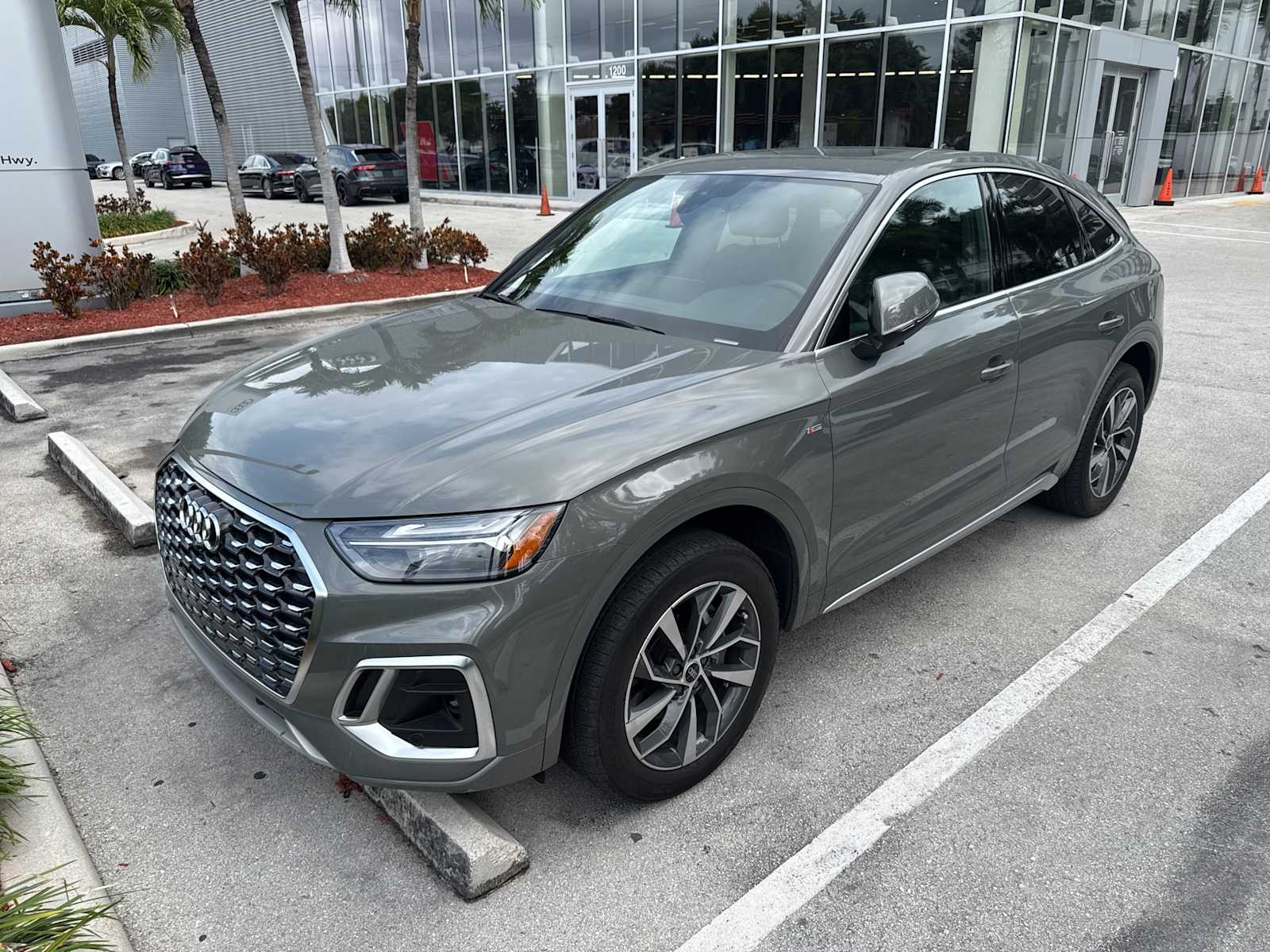 Thumbnail: 2023 Audi Q5 - 1