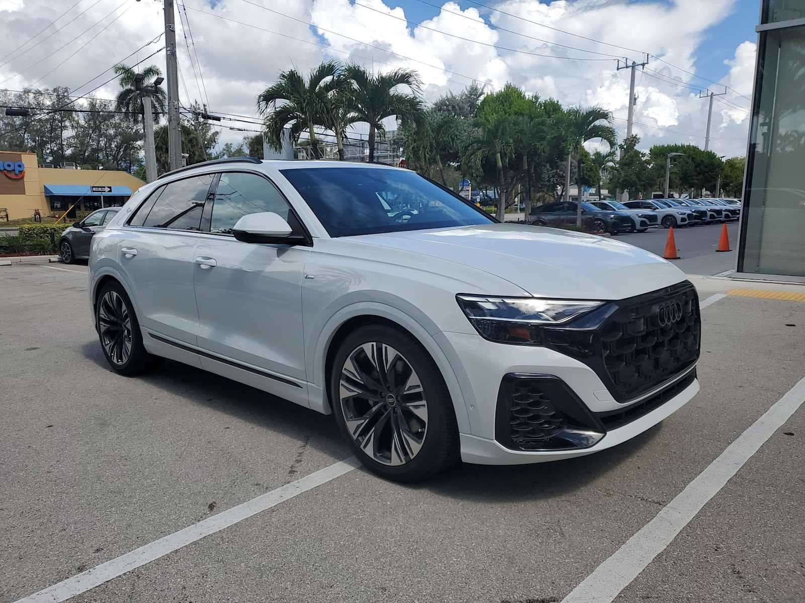 Thumbnail: 2025 Audi Q8 - 8