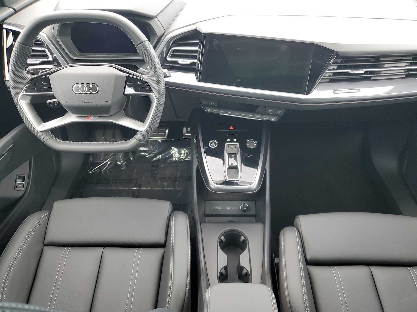 Thumbnail: 2025 Audi Q4 e-tron - 11