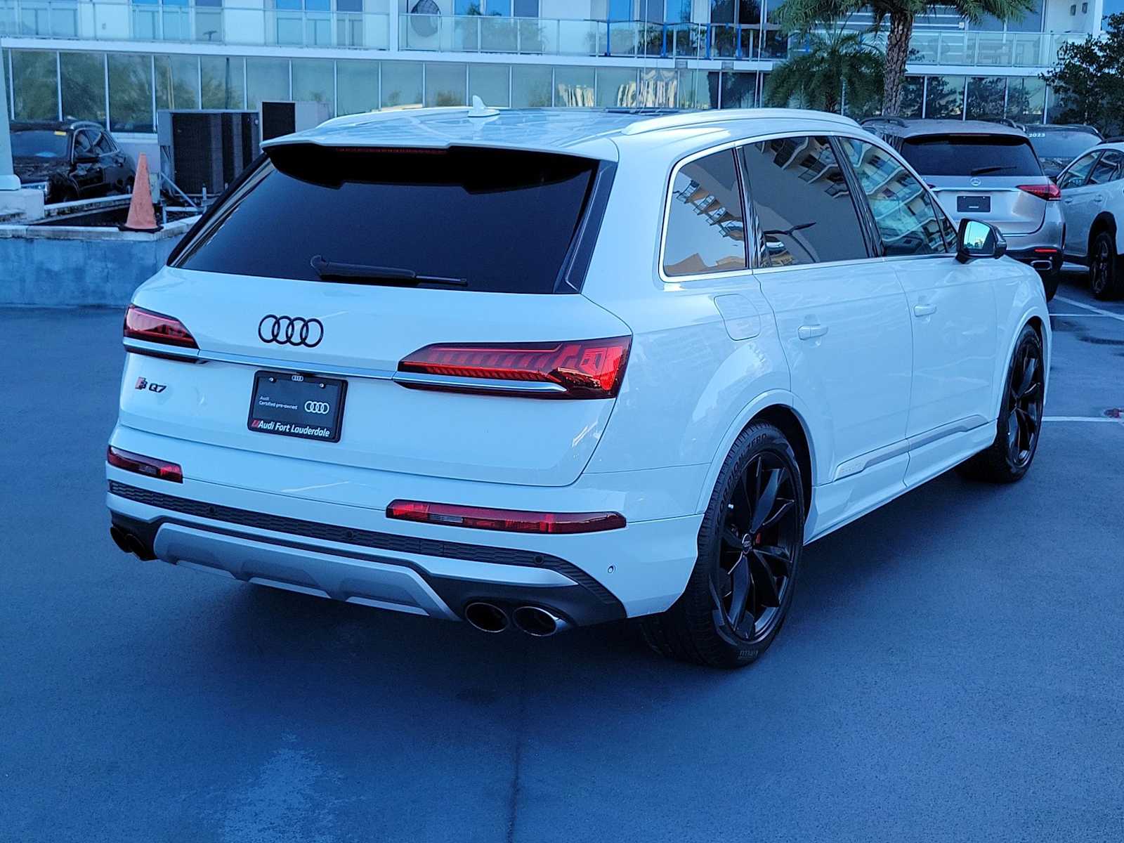 Thumbnail: 2023 Audi SQ7 - 6