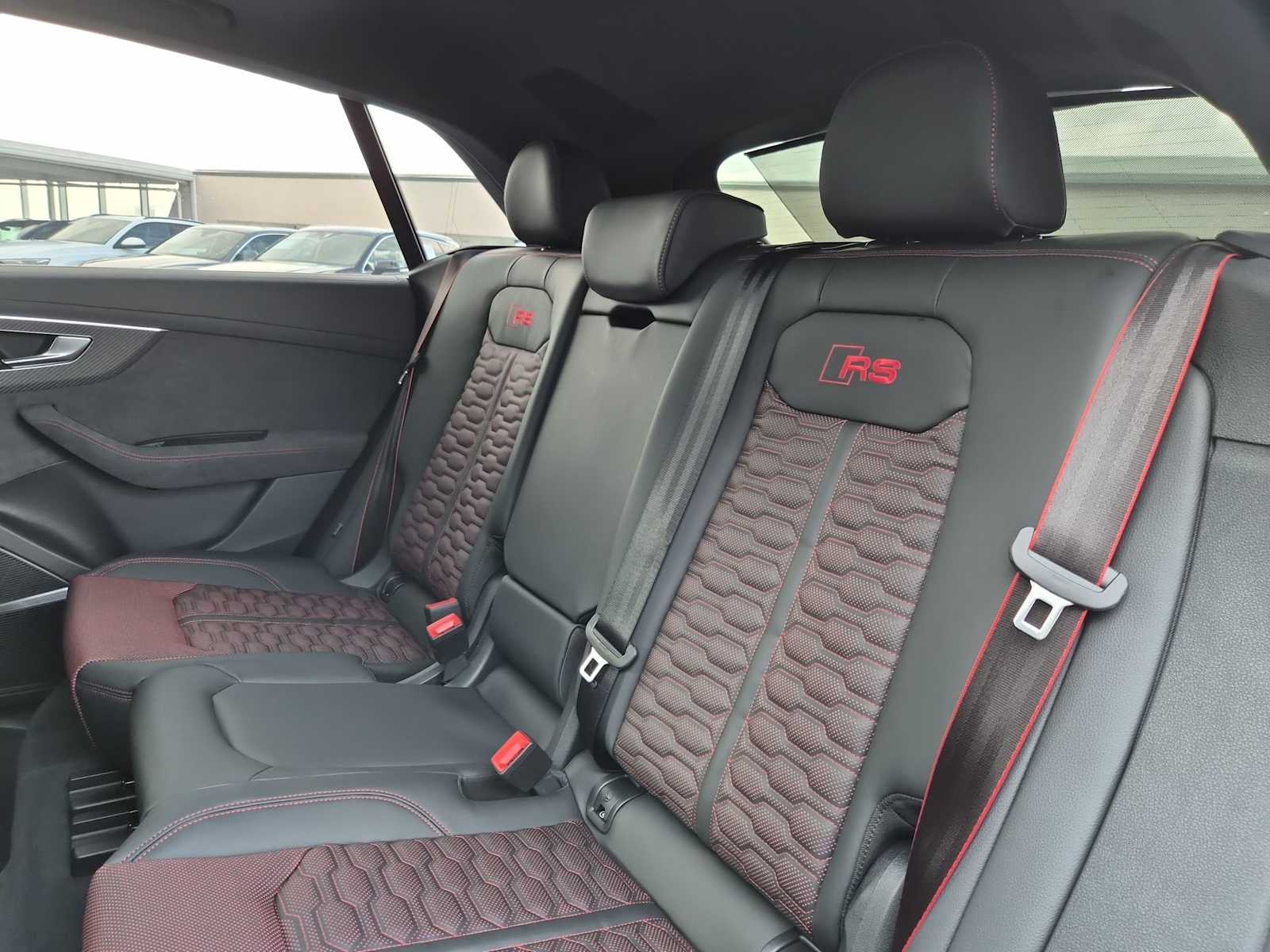 Thumbnail: 2026 Audi RS Q8 - 19