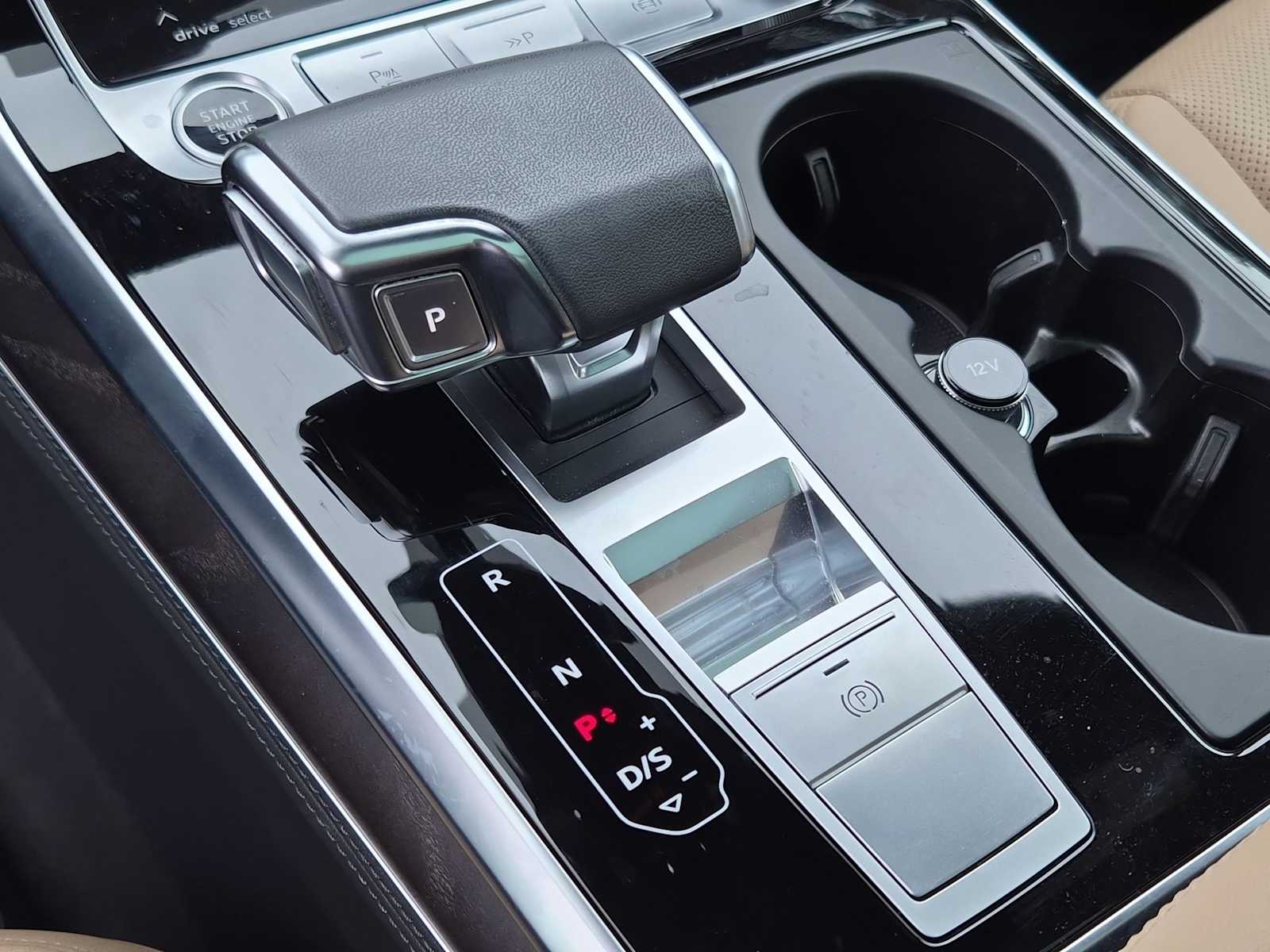 Thumbnail: 2023 Audi Q8 - 25