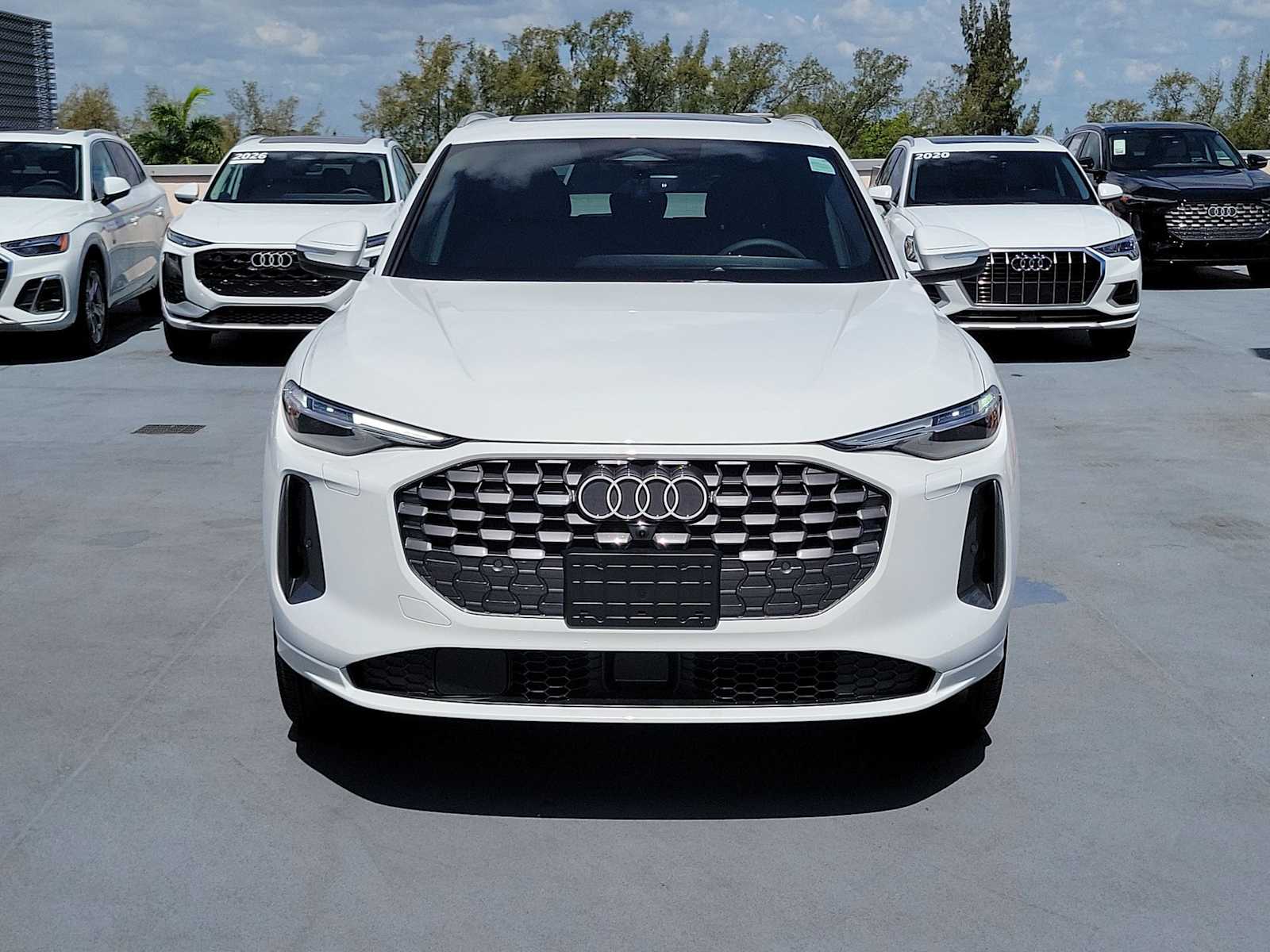 Thumbnail: 2026 Audi Q5 - 9