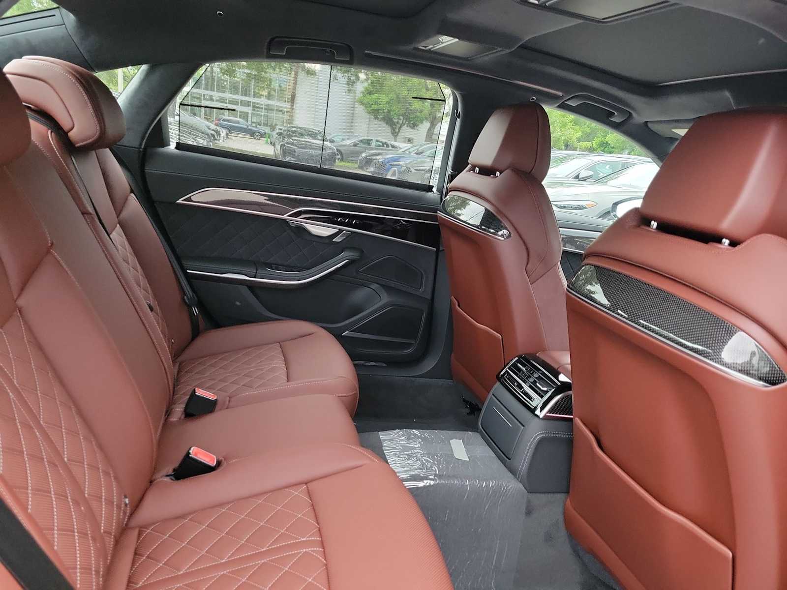 Thumbnail: 2025 Audi S8 - 13