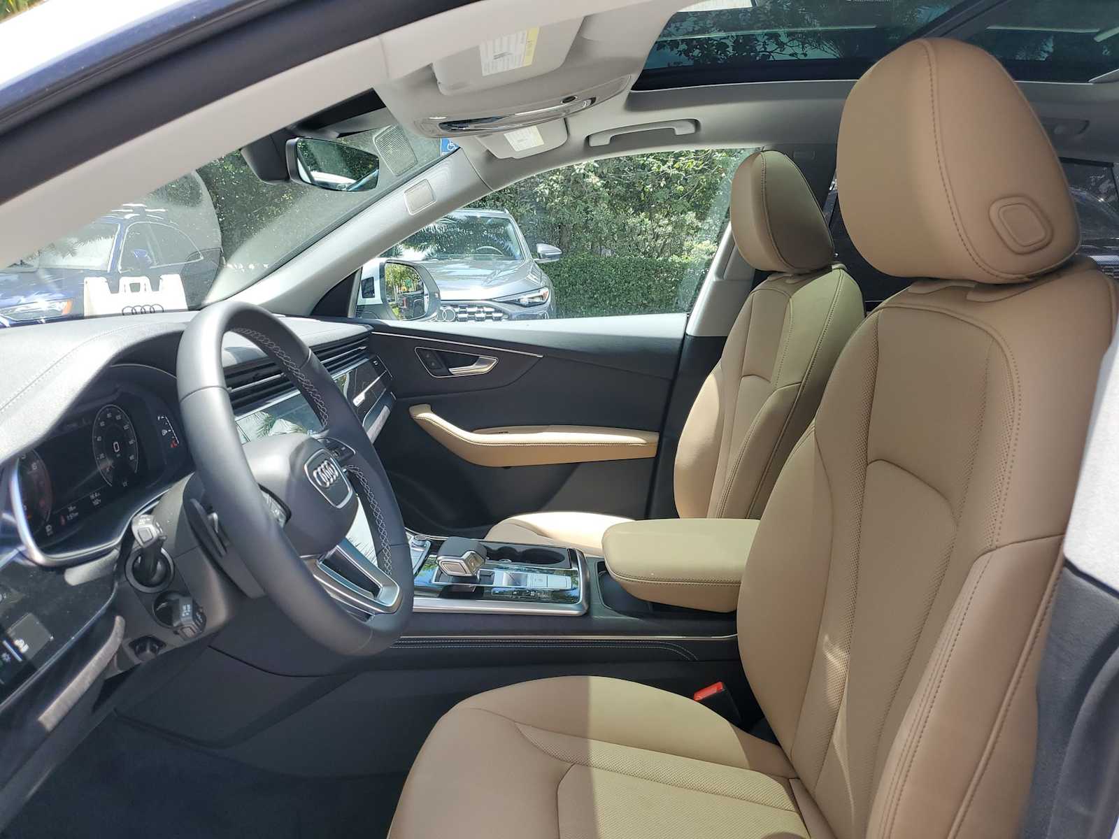 Thumbnail: 2025 Audi Q8 - 12