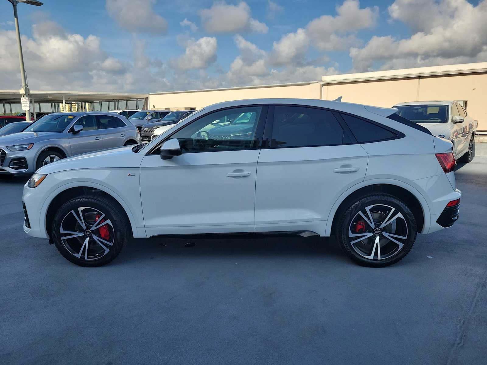 Thumbnail: 2025 Audi Q5 - 3